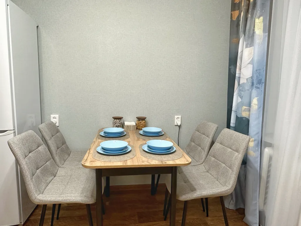 Двухкомнатная квартира с видом на реку на набережной