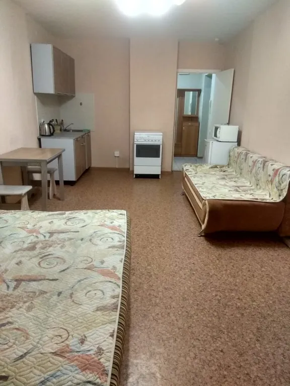 С видом на город и реку