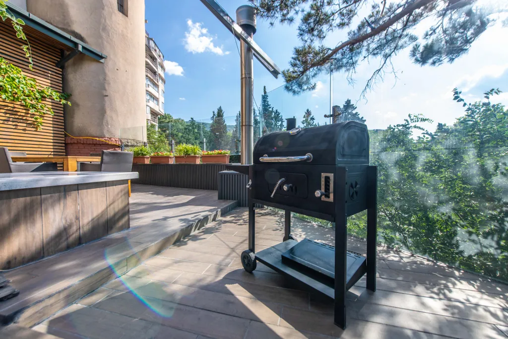 Central apartment with a swimming pool