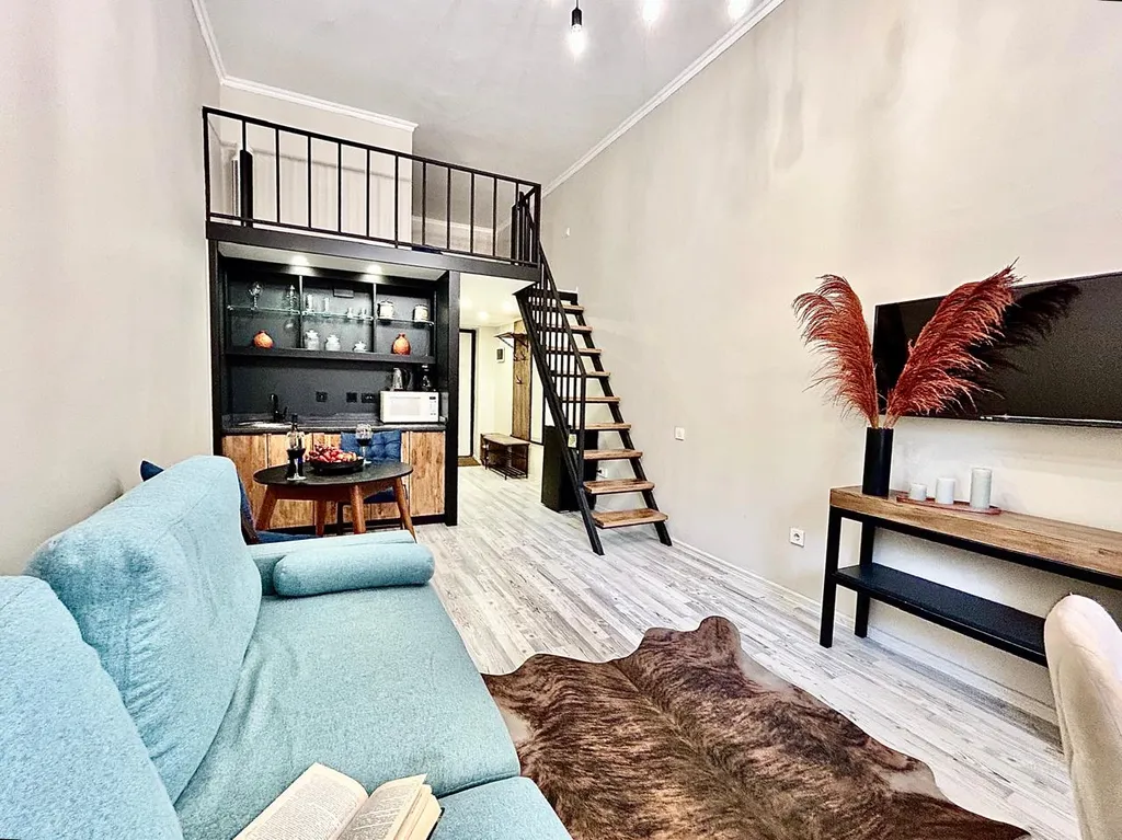 Квартира Студия в стиле Loft в двух уровнях в центре города — Алматы