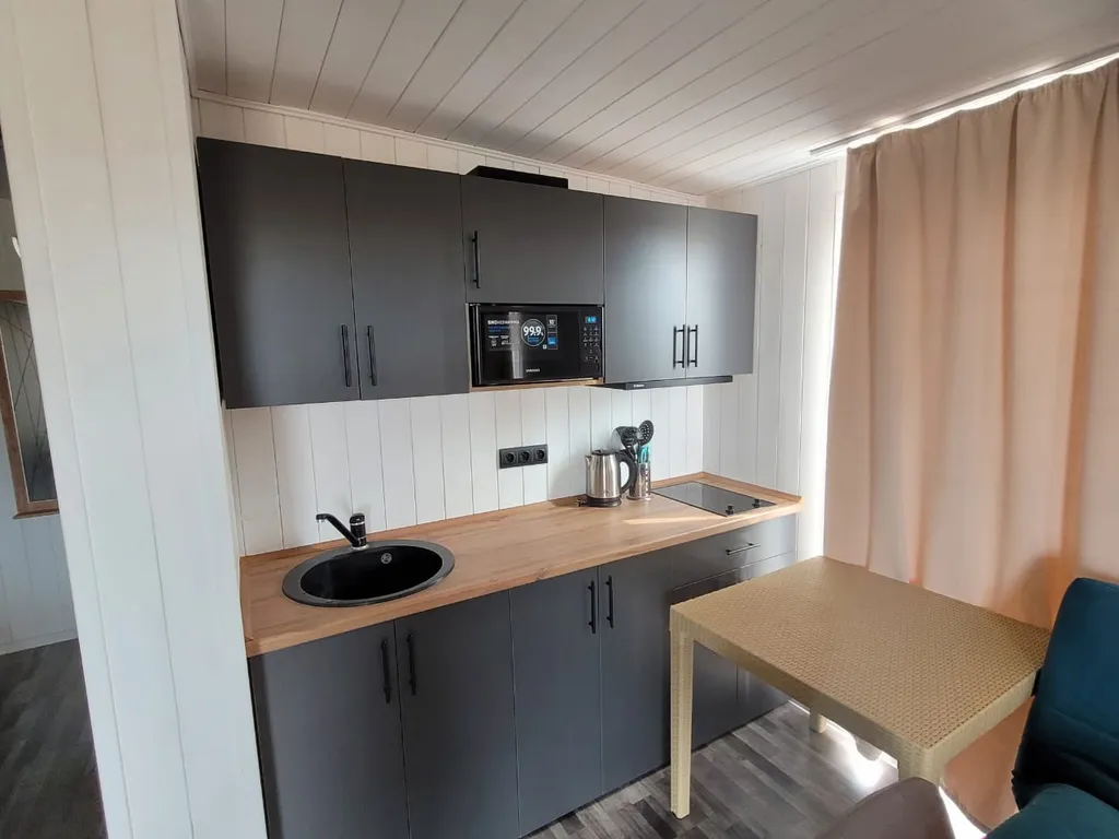 Новый комфортный чистый дом с террасой и видом на море