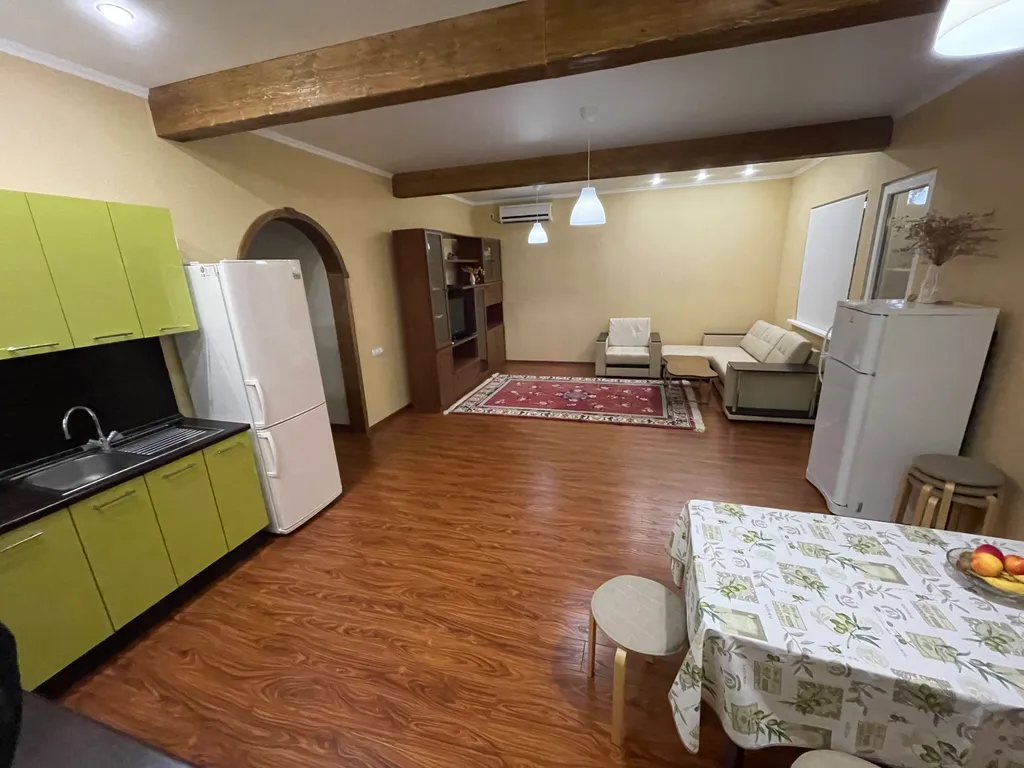 Дом возле Кипарисового озера