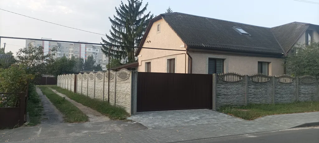 Уютная 2-комнатная квартира с парковкой на территории