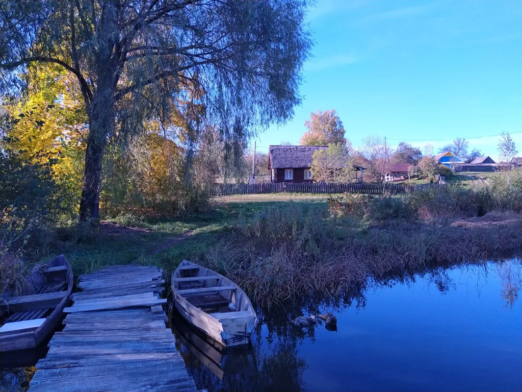 Дом у лесного озера