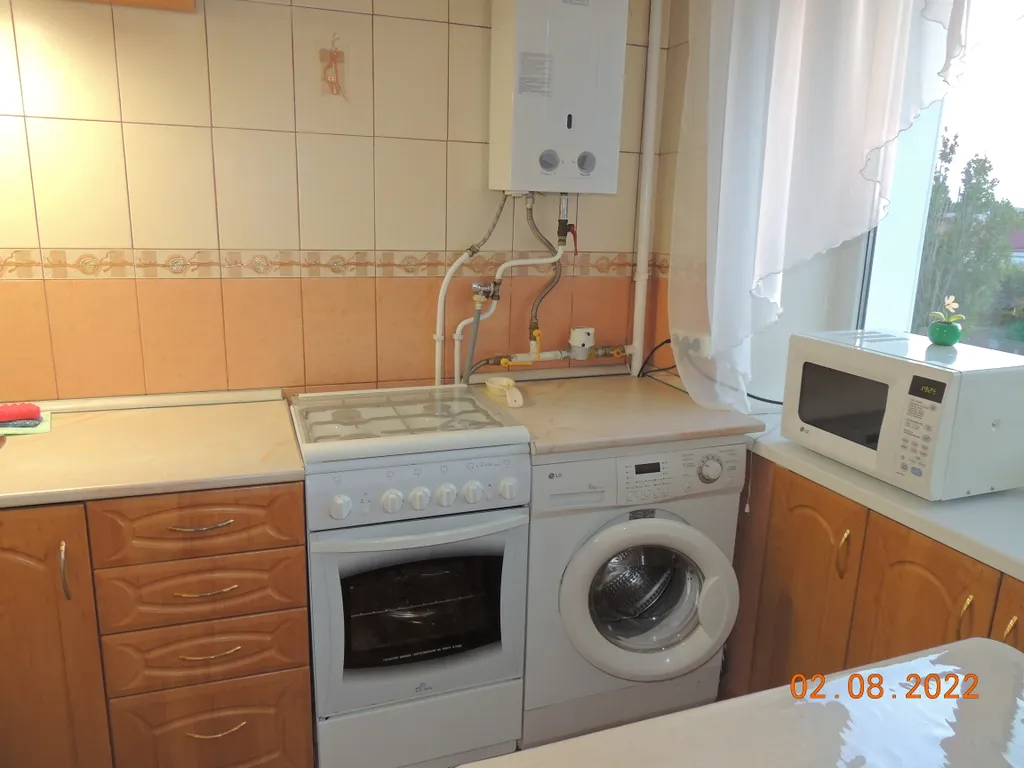 Уютно, возле набережной, вид на реку Волга