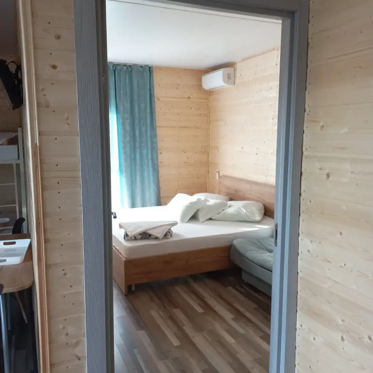 Коттедж Дачный дом на берегу моря-№8. — аренда посуточно в Мирный