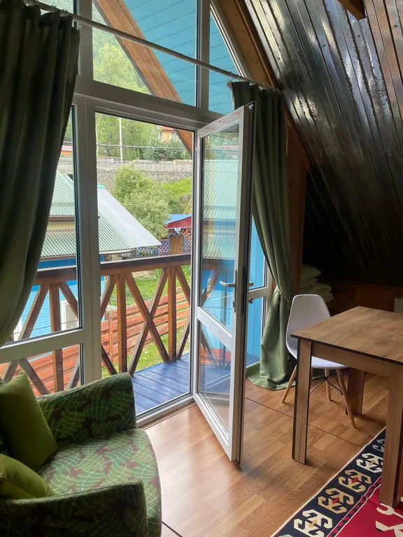 Лайм-рум, уютный номер с видом на горы на территории базы отдыха