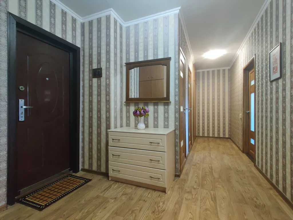 1-комнатная возле ТЦ Корона