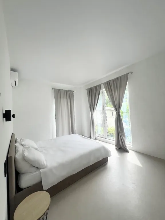 Современный дом с видом на природный парк