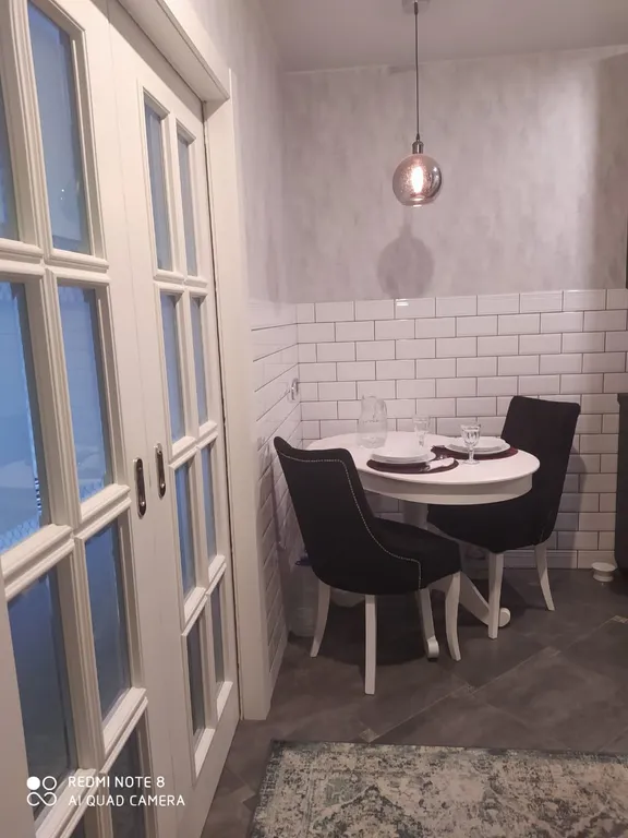 Красивая  двухкомнатная квартира у моря