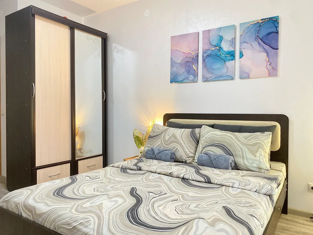 Квартира у гипермаркета Семья