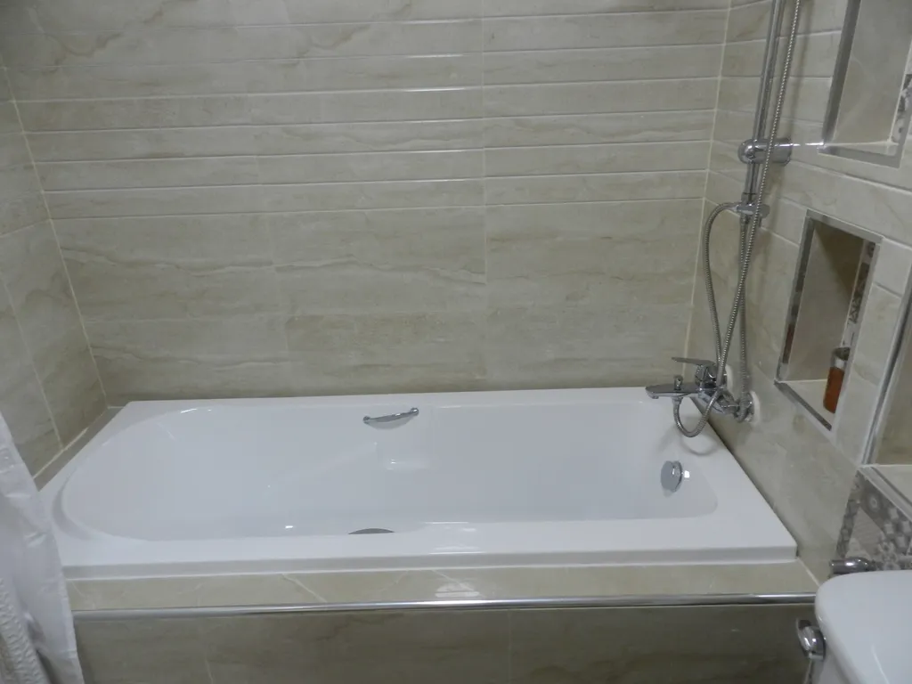 Студия с фронтальным видом на море