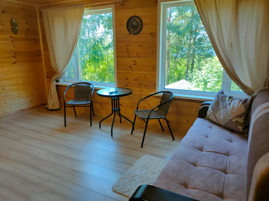 Дом на самом берегу озера селигер