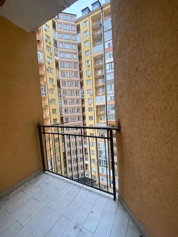 Квартира Дизайнерская квартира у моря с жёлтым диваном — Махачкала