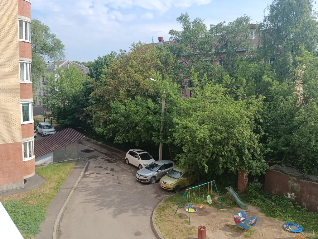 Новый дом у театра в историческом центре