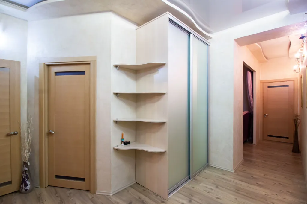 Красивая большая двухкомнатная квартира в микрорайоне Красный Камень