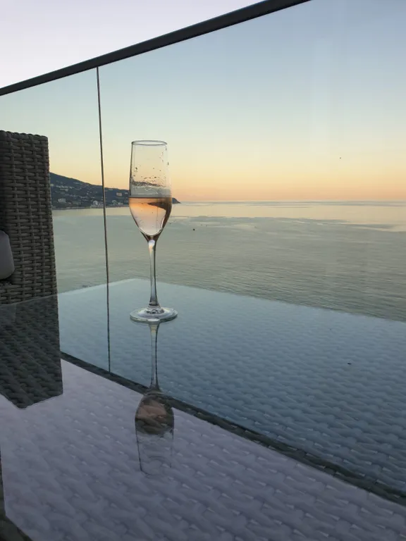 Апартаменты с прямым видом на море.