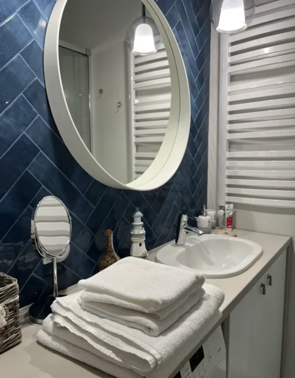 Современная уютная квартира около моря