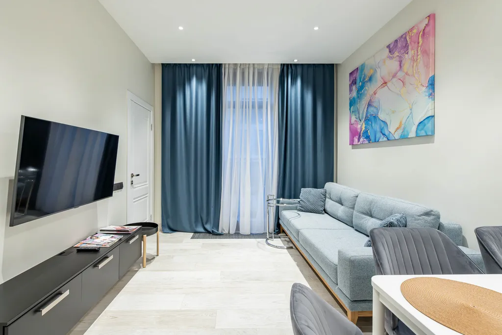 Охта Сьют 24