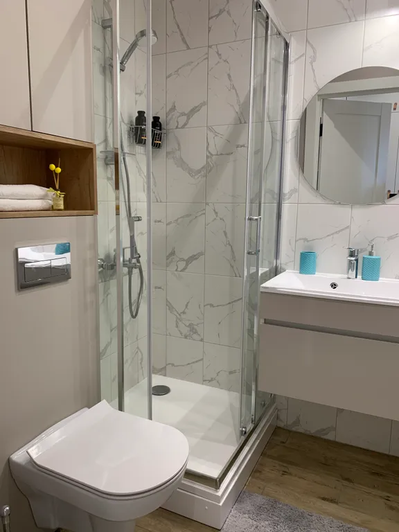 Двухуровневые апартаменты Снегурочка на набережной в центре города