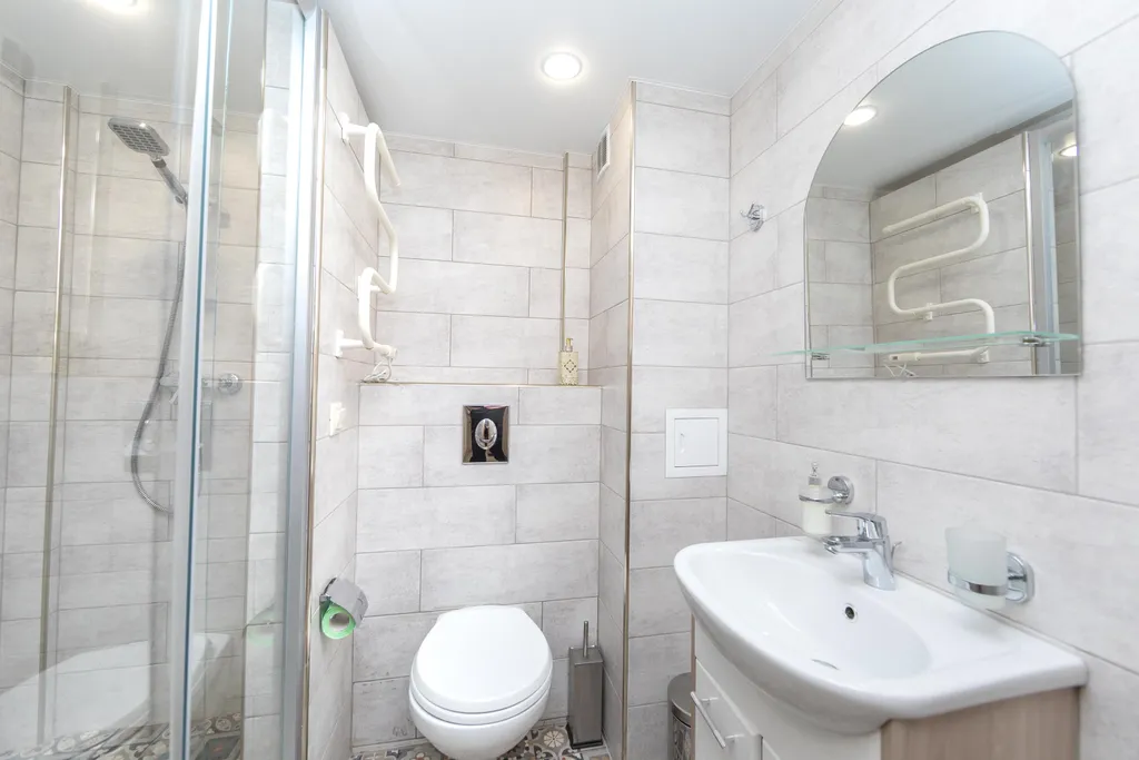 Двухуровневая стильная квартира у моря