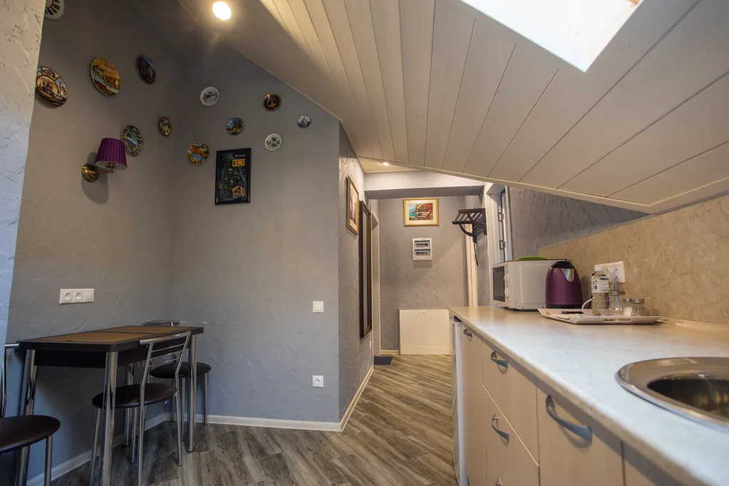 Четырехместный номер с видом на горы №3