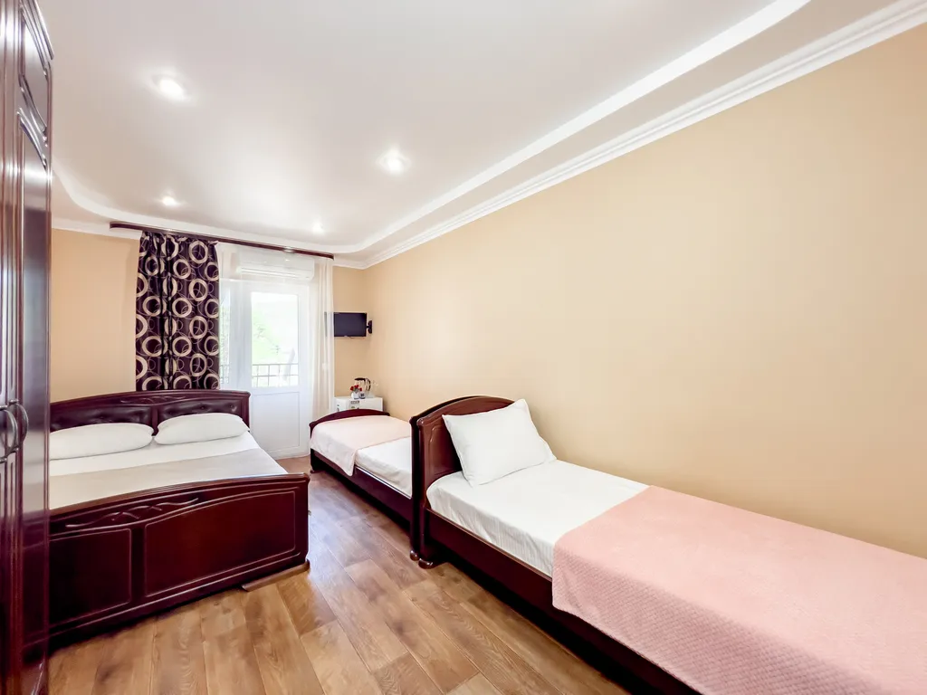 Квартира Стандарт 4-х местный с балконом — аренда посуточно в Вардане