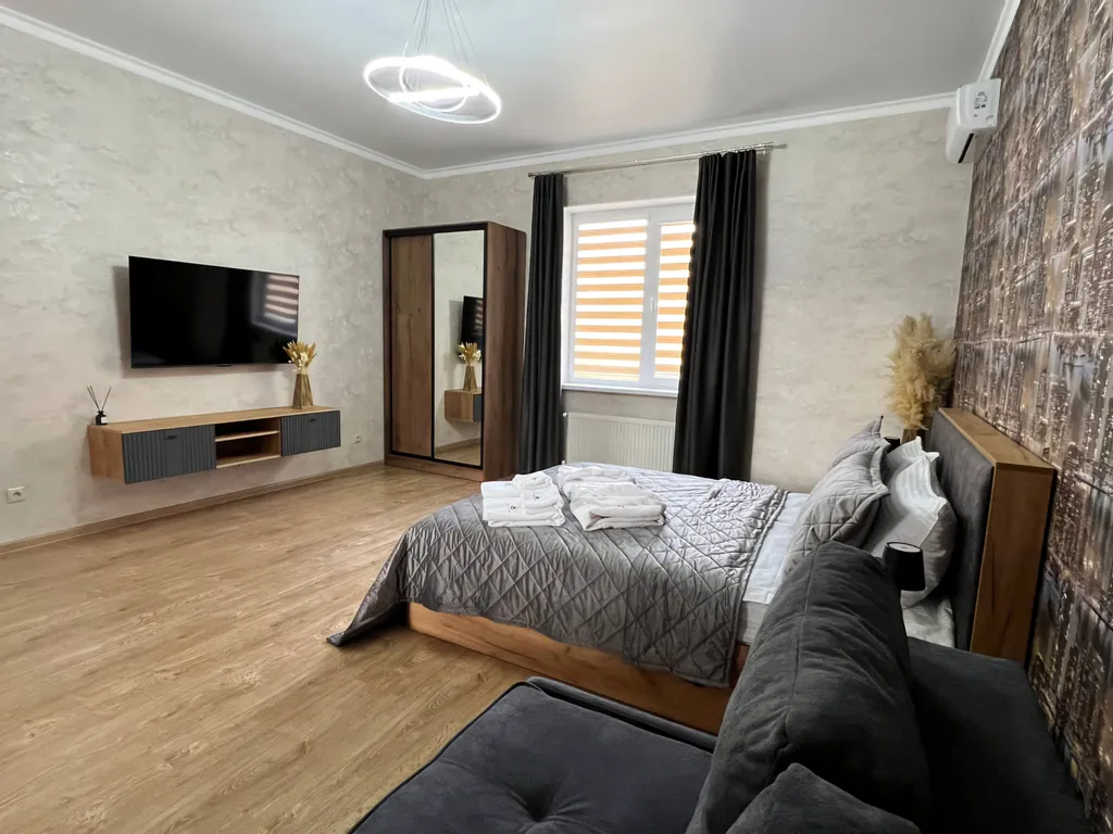 Дом в лесу с теплым бассейном и баней