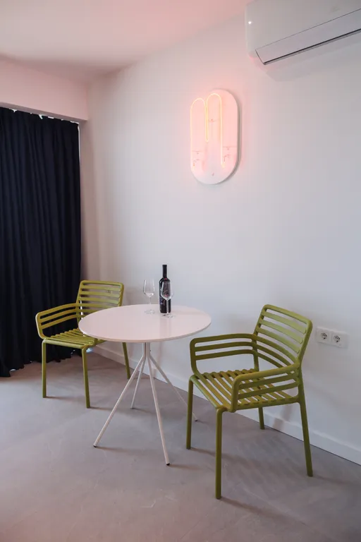 Апартамент с панорамной ванной рядом с морем