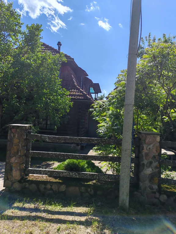 Хутор возле леса и озер