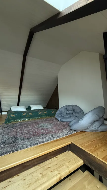 Шале в черте города с выходом в лес