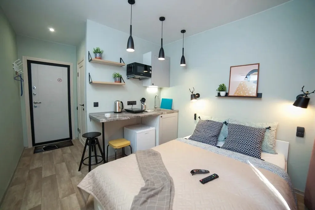 Стильная студия возле метро для двоих гостей