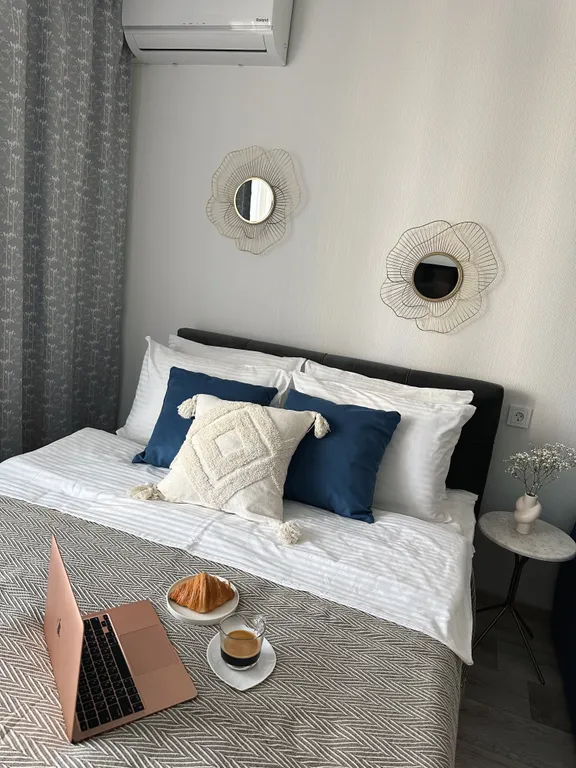 Студия с панорамной лоджией у арены Трактор