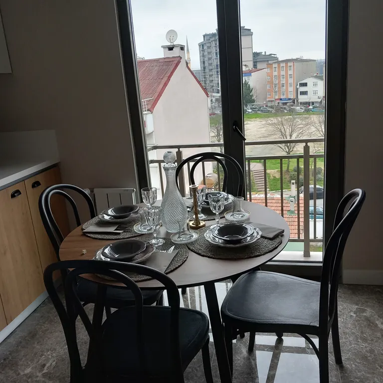 Видовая квартира с террасой в центре