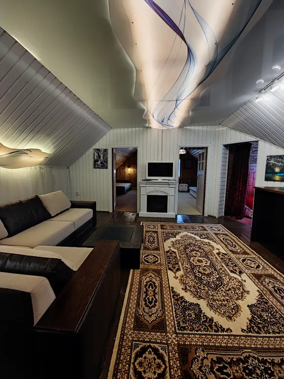 Дом с прудом