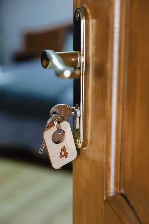 Двухместный номер с 2 отдельными кроватями эконом и общим санузлом