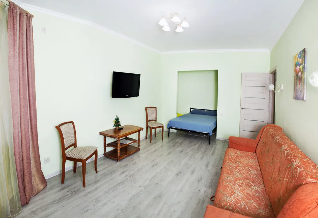 Комфортная квартира с новой кроватью и новым матрасом.