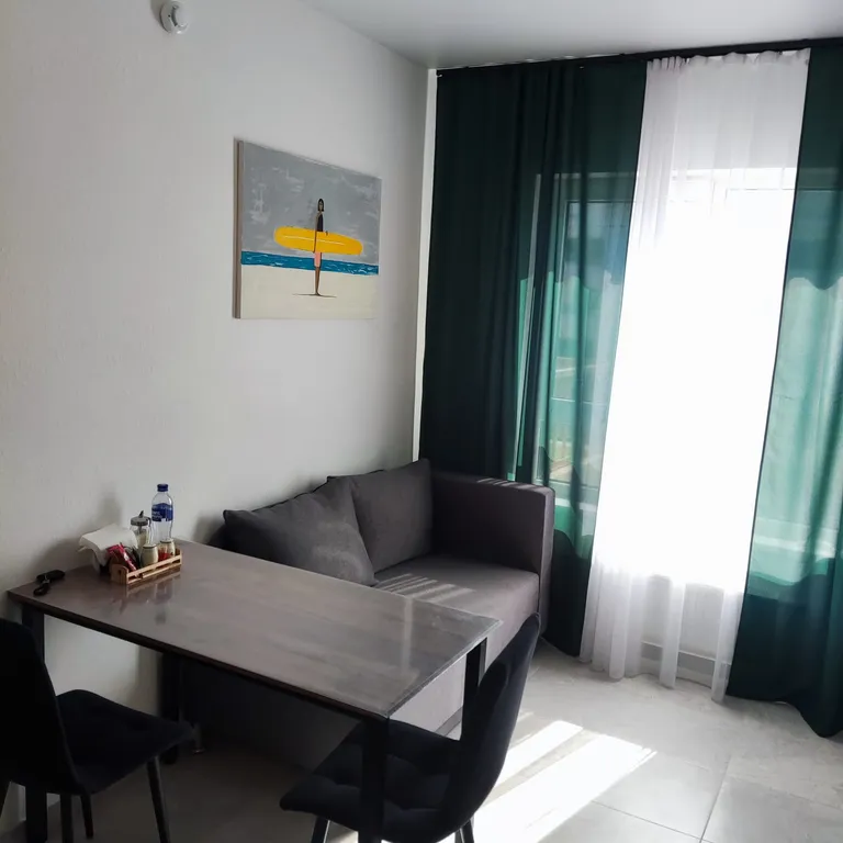 Квартира у моря с видом на соленое озеро