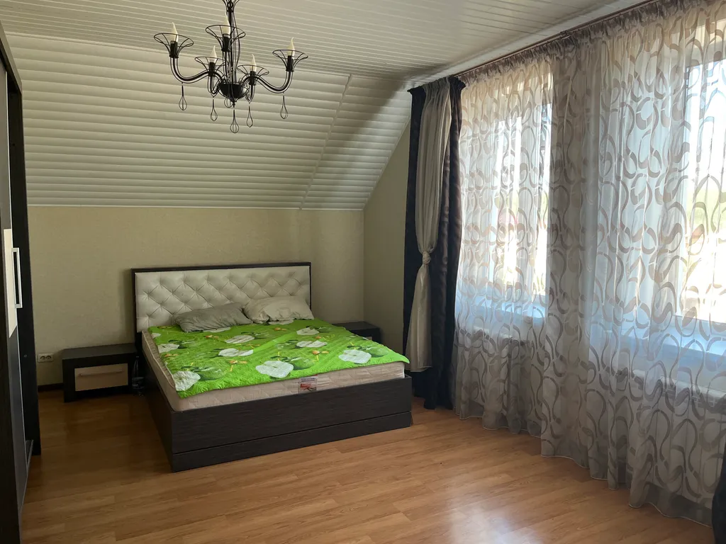 Большой уютный трёхэтажный коттедж вблизи озера