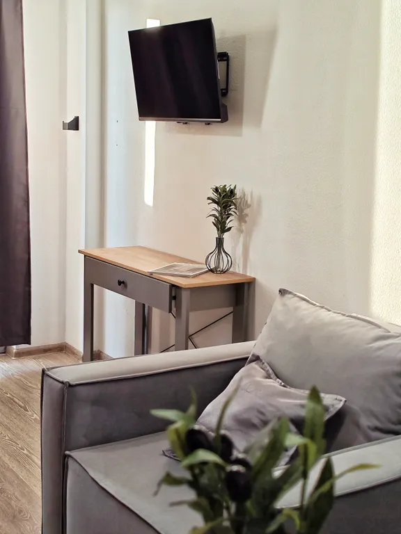 Студия возле Аэропорта с видом на озеро