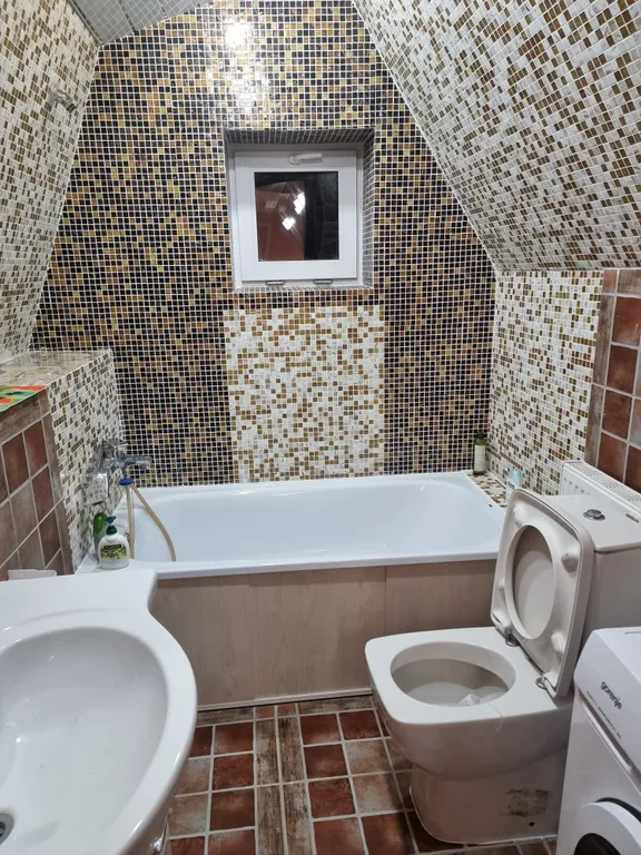 Дом у метро