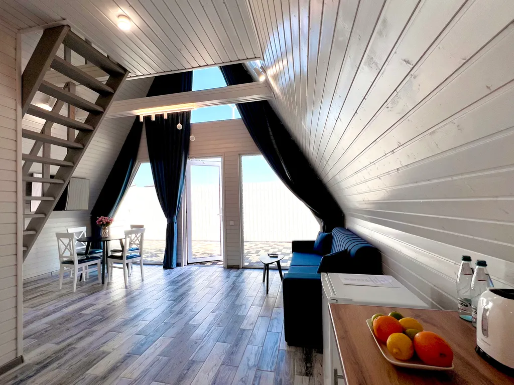 Четырёхместный коттедж у моря