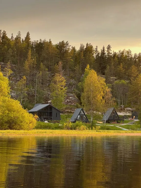Дом с видом на озеро рядом с Ладожскими шхерами