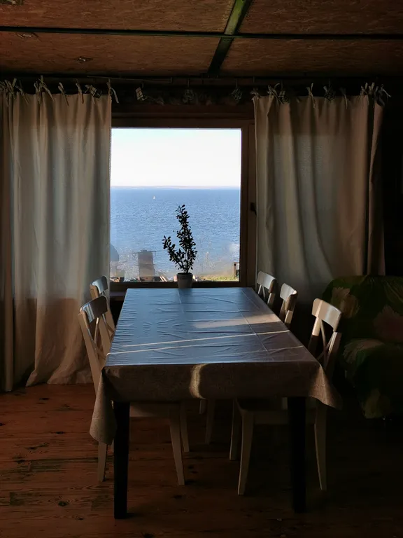 Домик у моря