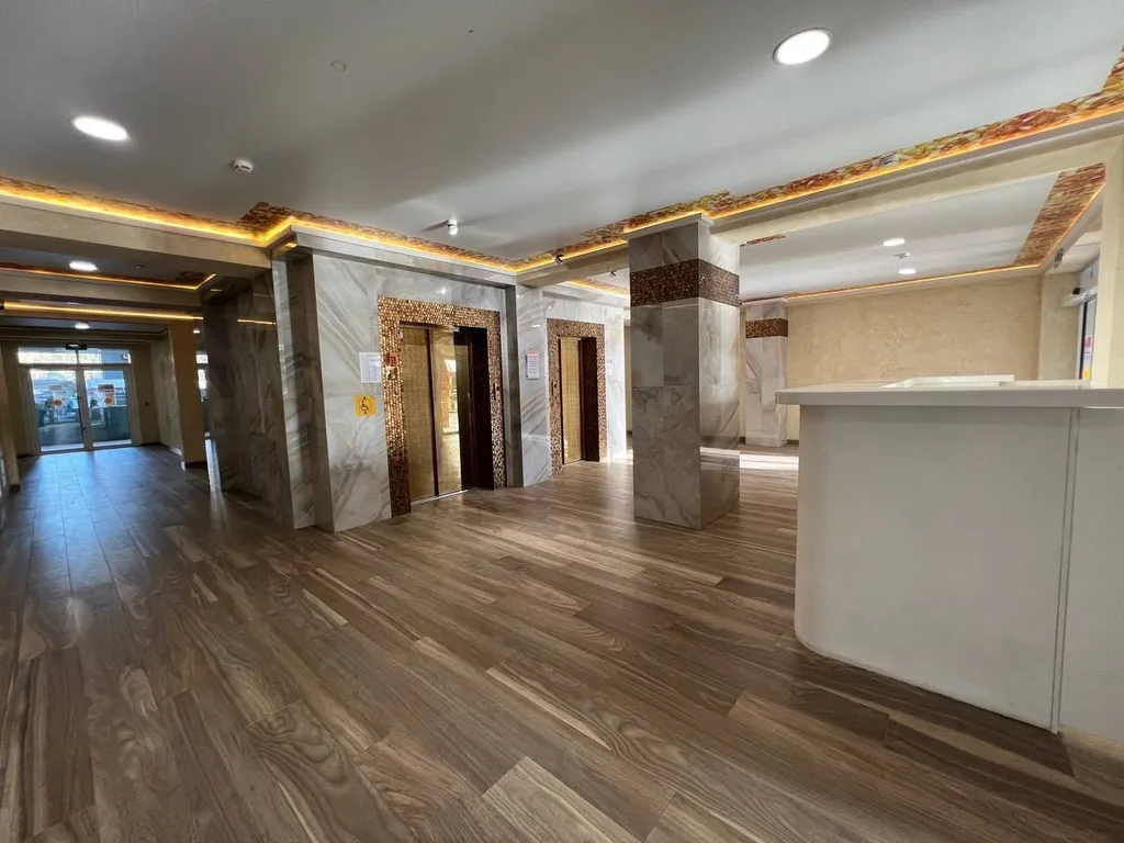 Светлая студия с шикарным видом на морской закат