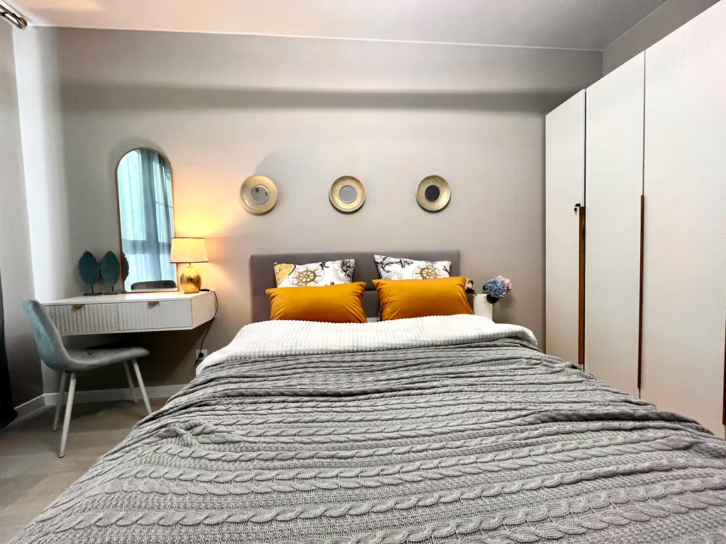 Комфортабельная видовая квартира с дизайнерским ремонтом возле моря