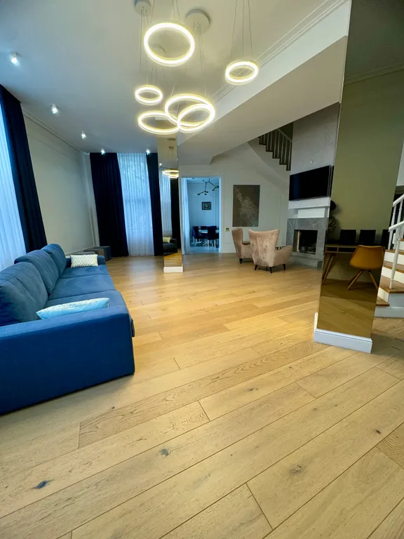 Дом с бассейном и баней у моря