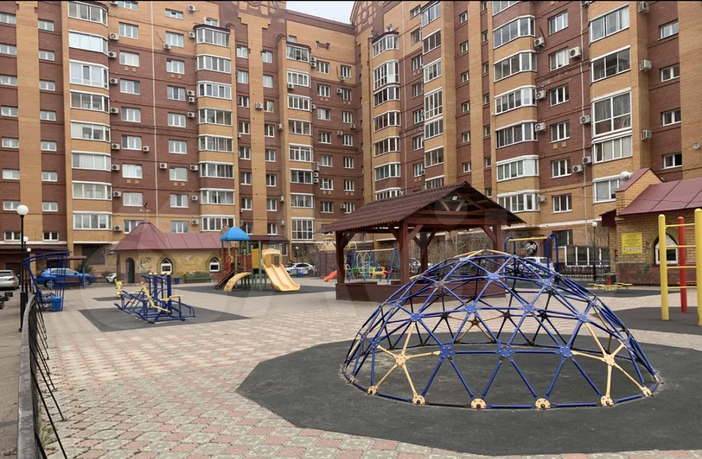 Просторная, после ремонта, квартира на Набережной, в центре города