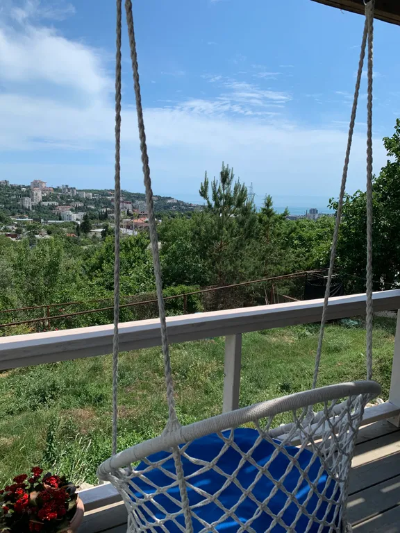 Квартира-студия с потрясающим видом на море и горы