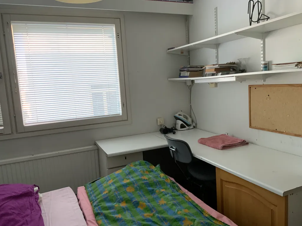 Уютный дом с камином рядом с центром